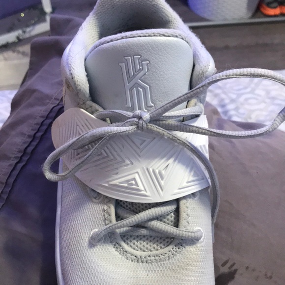 Kyries branded of nike - Picture 2 of 3